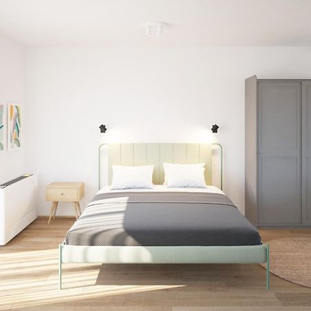 Airport Gate 25 Apartment Ledine Bagian luar foto