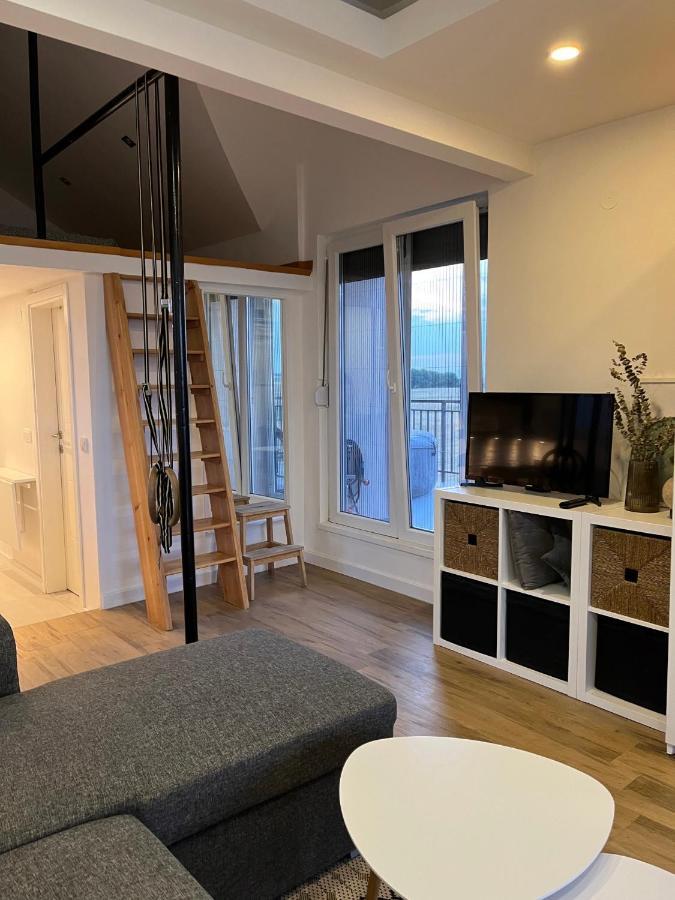 Airport Gate 25 Apartment Ledine Bagian luar foto
