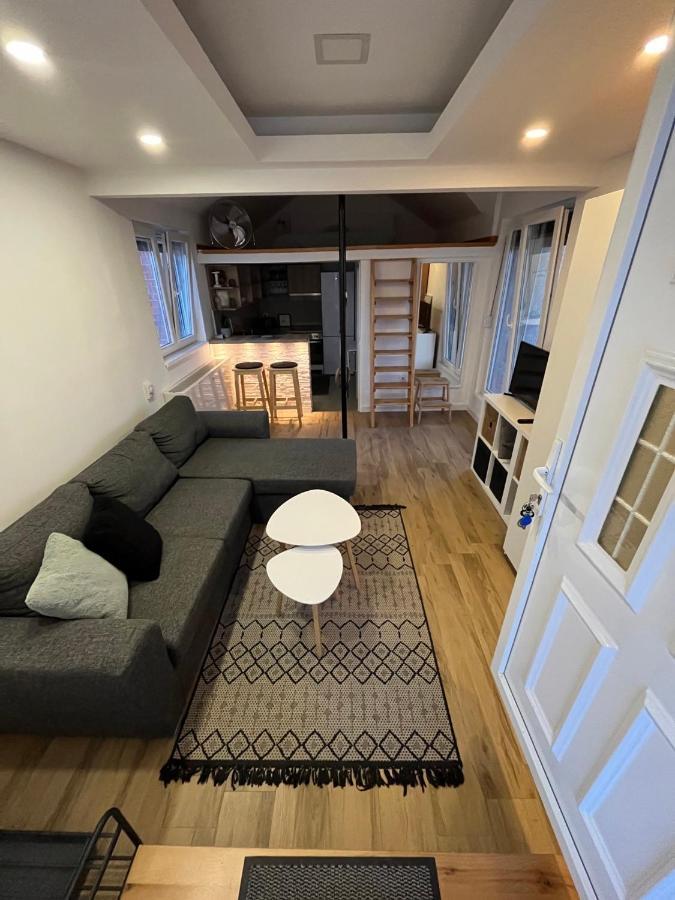 Airport Gate 25 Apartment Ledine Bagian luar foto