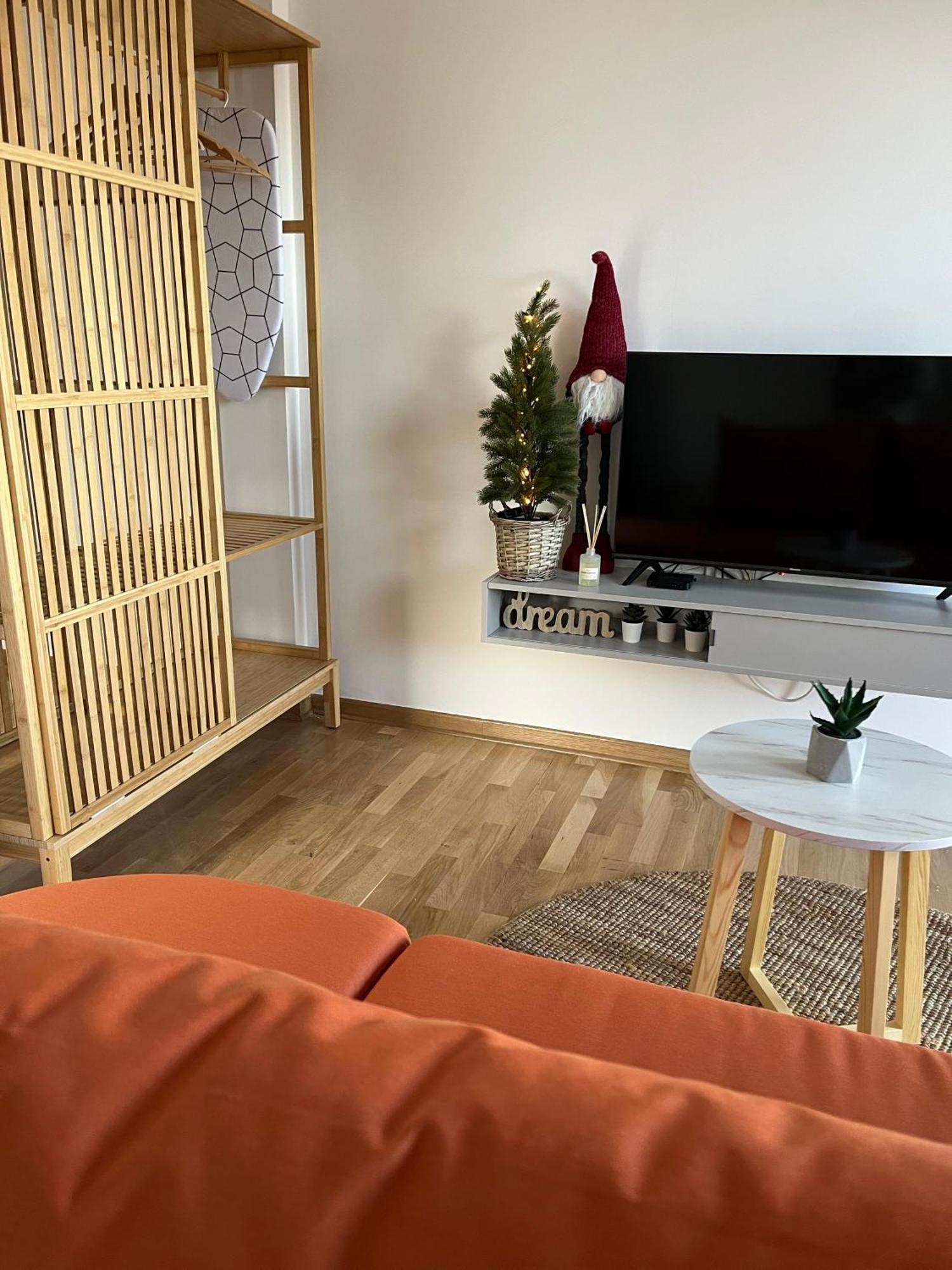 Airport Gate 25 Apartment Ledine Bagian luar foto