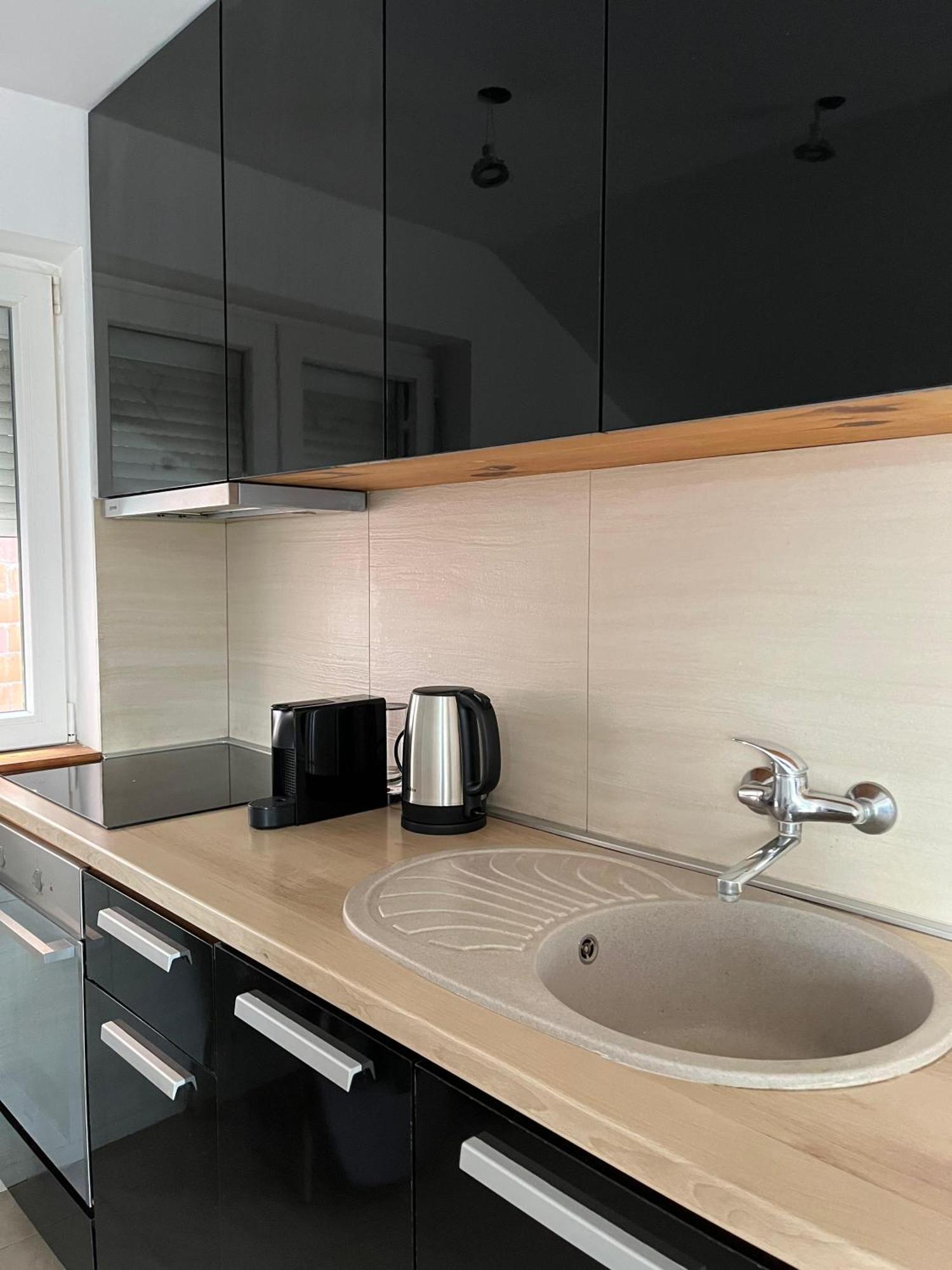 Airport Gate 25 Apartment Ledine Bagian luar foto
